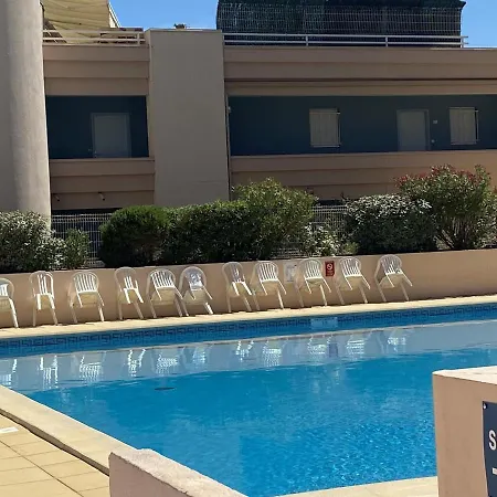 2 Pieces Avec Piscine Et Parking A - Fr-1-338-480