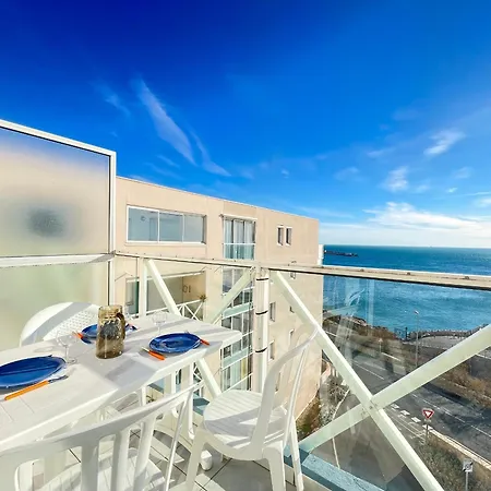 2 Pieces Avec Piscine Et Parking A - Fr-1-338-480